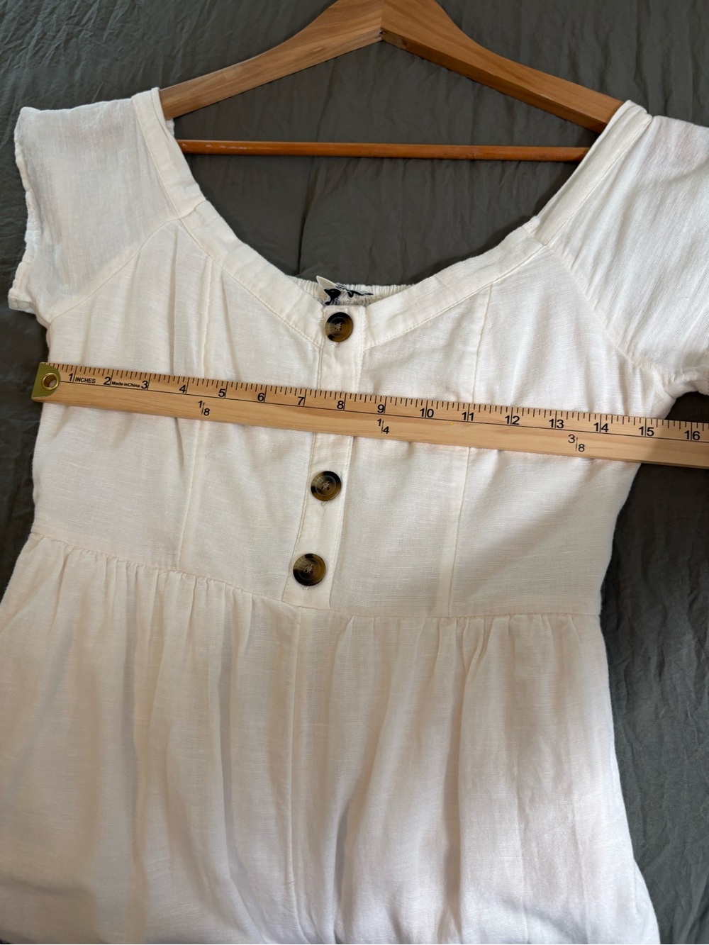 American Eagle Low Shoulder Cotton Linen Cropped Jumpsuit. Size Medium. - Picture 11 of 15